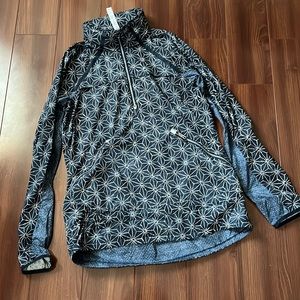 Lululemon windbreaker